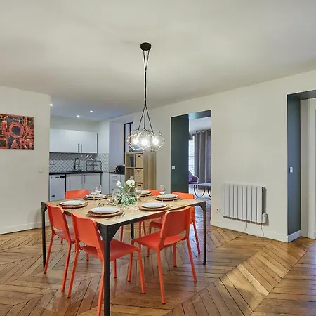 Centre De By Prestige Parigi
